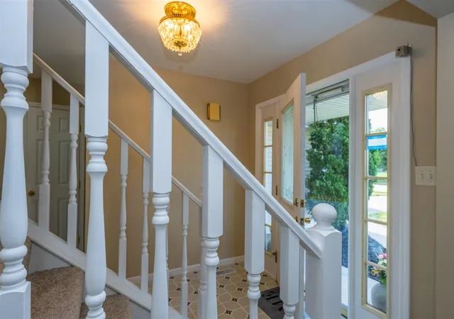 Photo 4 of Single family home for sale at 401 S Veronica Ct, Saint Joseph, MI 49085 | MLS# 70554111 | Listing updated on 2026-08-24
