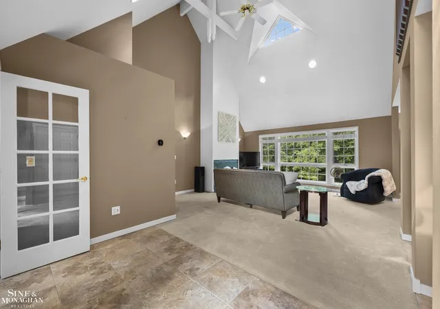 Photo 5 of Single Family Residence at 25963 Ridgewood Dr, Farmington Hills, MI 48336 | MLS# 50212602 |  | Sold on 2026-08-05