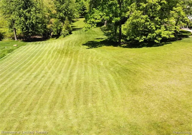 3rd image of 4260 Mccormick Dr, Linden, MI 48451 | MLS# 60995895