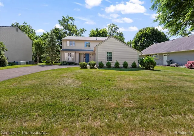 Photo 2 of Single family home for sale at 1872 Flemington Dr, Troy, MI 48098 2559 | MLS# 61025271 | Listing updated on 2026-08-28