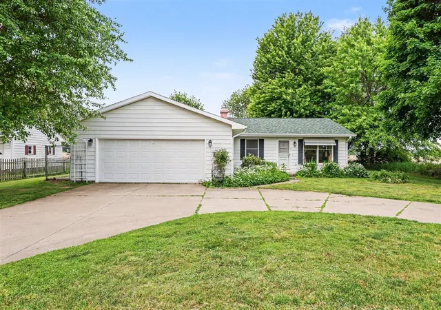 Homes for sale in Marshall, MI | 13991 15 Mile Rd, Marshall, MI 49068 | MLS# 70542517