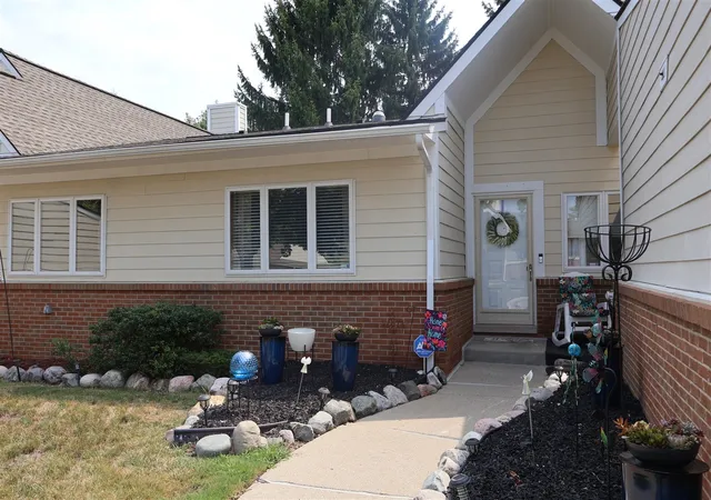 Photo 2 of Condo for sale at 35075 Hillside Dr, Farmington Hills, MI 48335 | MLS# 70552528 | Listing updated on 2026-08-30