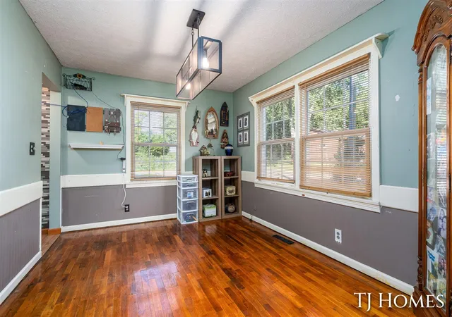 Photo 3 of Sale Pending at 281 N Main St, Casnovia, MI 49318 | MLS# 70553927 | Listing updated on 2026-09-11