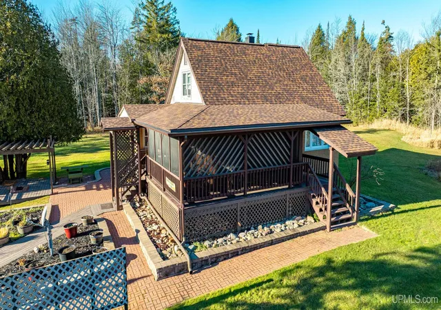 Photo 3 of Single family home for sale at 11428 Us 41 Hwy, Pelkie, MI 49958 | MLS# 50195945 | Listing updated on 2026-01-05