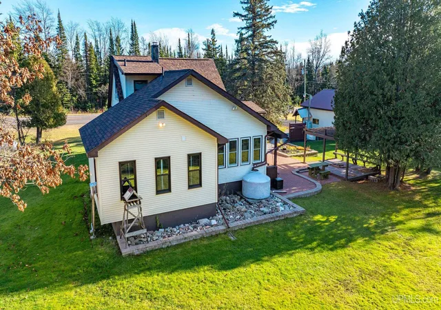 Photo 3 of Single family home for sale at 11428 US 41 Hwy, Pelkie, MI 49958 | MLS# 50195945 | Listing updated on 2026-01-05