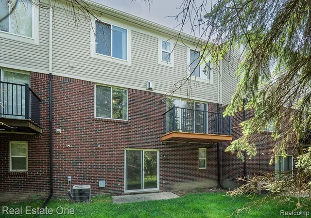 26th image of 6963 Edgewater Dr, Troy, MI 48085 | MLS# 60997016