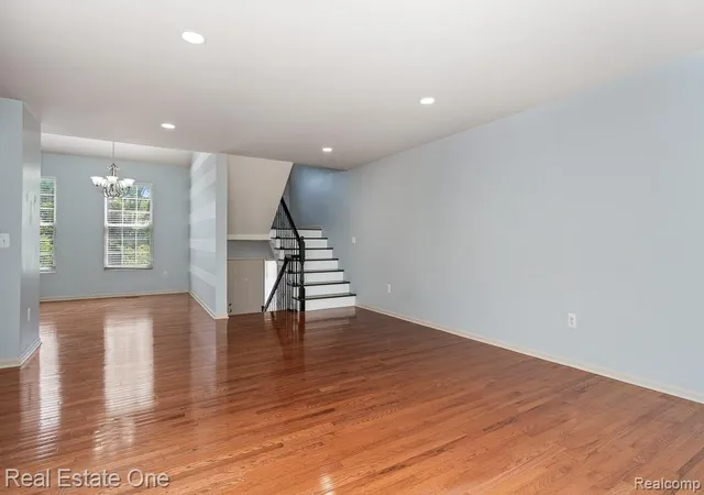 4th image of 6963 Edgewater Dr, Troy, MI 48085 | MLS# 60997016