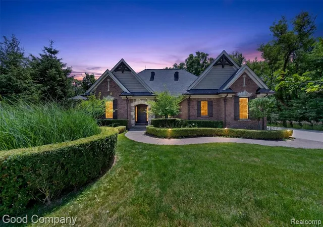 Homes for sale in Rochester Hills, MI | 1946 Acorn Glen, Rochester Hills, MI 48306 | MLS# 61008676