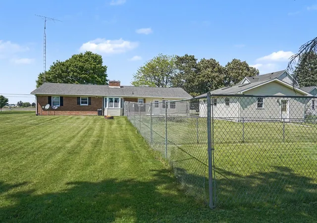 Photo 3 of Single family home for sale at 4925 W Freeland Rd, Saginaw, MI 48604 | MLS# 50218797 | Listing updated on 2026-09-11