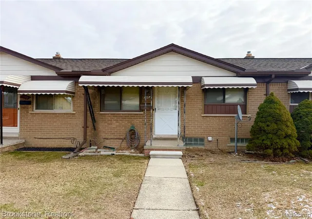 Homes for sale in Sterling Heights, MI | 8401 18 Mile Rd #196, Sterling Heights, MI 48313 | MLS# 60971584