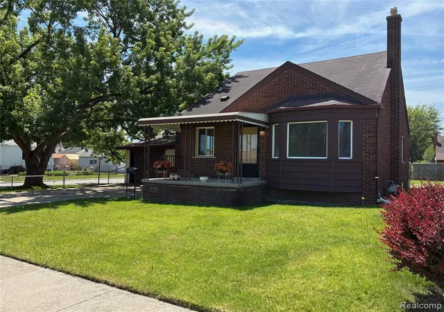 Homes for sale in Lincoln Park, MI | 2203 White Ave, Lincoln Park, MI 48146 | MLS# 60998363