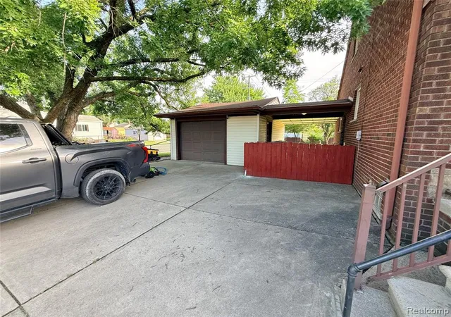 Homes for sale in Lincoln Park, MI | 2203 White Ave, Lincoln Park, MI 48146 | MLS# 60998363