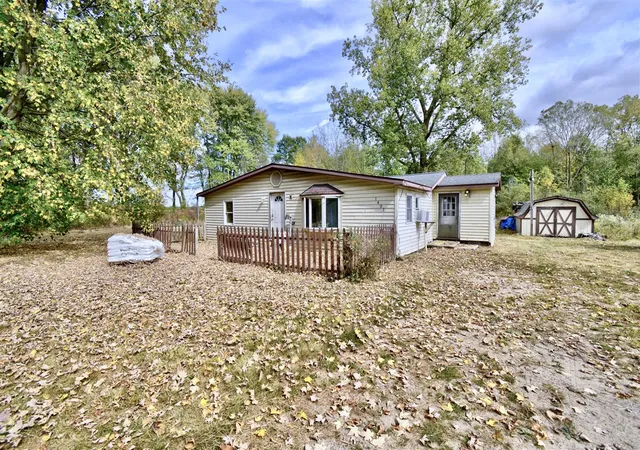 1st image of 1401 S Miner Rd, Crystal, MI 48818 | MLS# 70427908