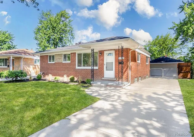 2nd image of 24865 Ridgecroft Ave, Eastpointe, MI 48021 | MLS# 61003997