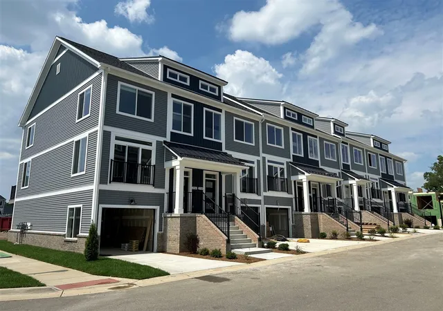1st image of 2776 Bristol Ridge Dr #37, Ann Arbor, MI 48105 | MLS# 70475467