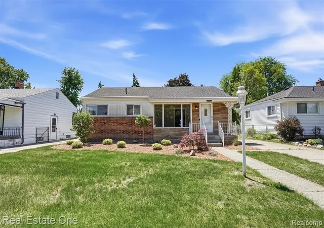 Homes for sale in Garden City, MI | 33441 Alta St, Garden City, MI 48135 | MLS# 60998941