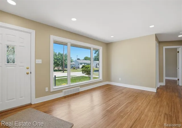 Homes for sale in Garden City, MI | 33441 Alta St, Garden City, MI 48135 | MLS# 60998941