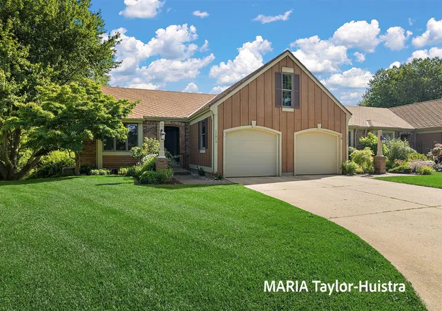 Homes for sale in Spring Lake, MI | 17515 Mdw Wood Rd, Spring Lake, MI 49456-9447
