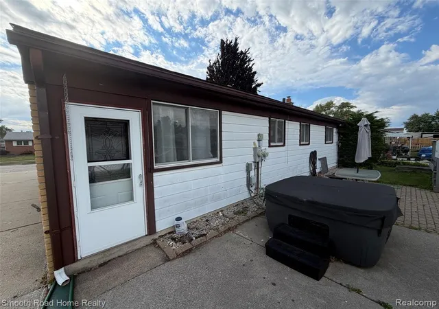 15th image of 27719 Mayfair Ave, Brownstown Twp, MI 48183 | MLS# 61003164