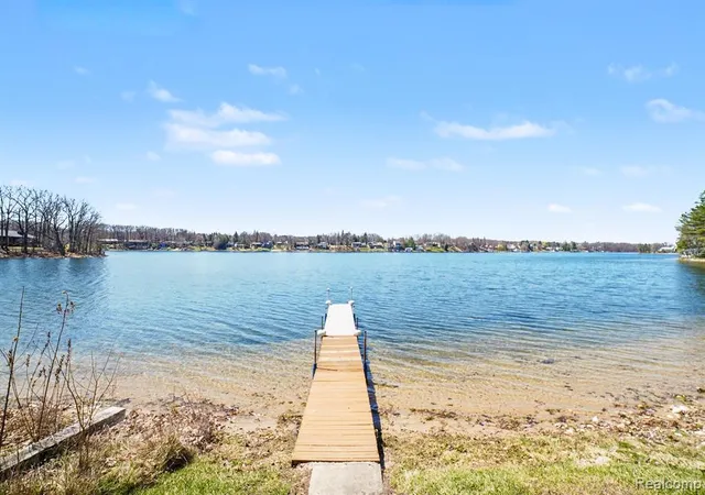 Homes for sale in Harrison, MI | 1360 Hillcrest St, Harrison, MI 48625 | MLS# 60987452