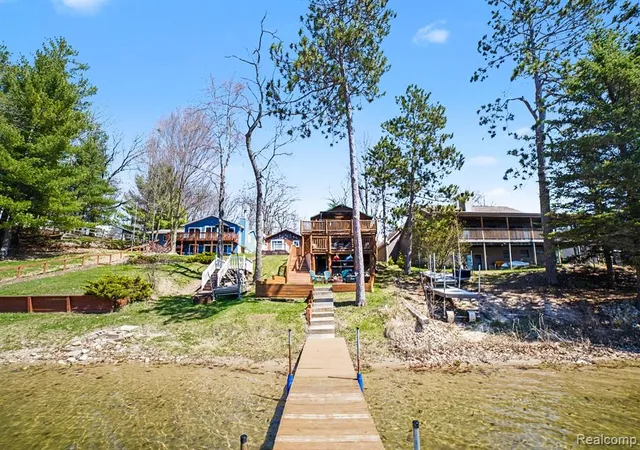 Homes for sale in Harrison, MI | 1360 Hillcrest St, Harrison, MI 48625 | MLS# 60987452