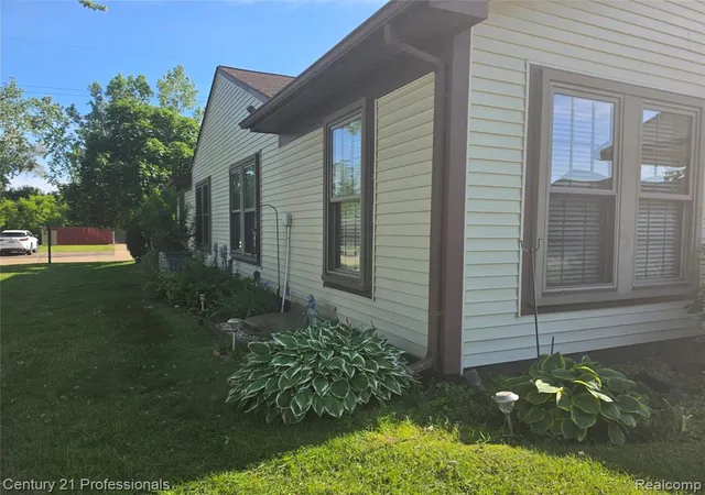 Homes for sale in Plymouth, MI | 40318 Newport Dr, Plymouth, MI 48170 | MLS# 61005082