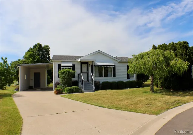 Homes for sale in Freeland, MI | 8171 Chickadee Ct, Freeland, MI 48623 | MLS# 61004172