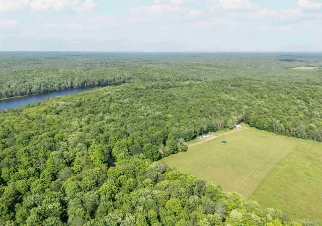 12th image of 10399 E Porcupine Lake Rd, Long Lake, WI 54542 | MLS# 50213670