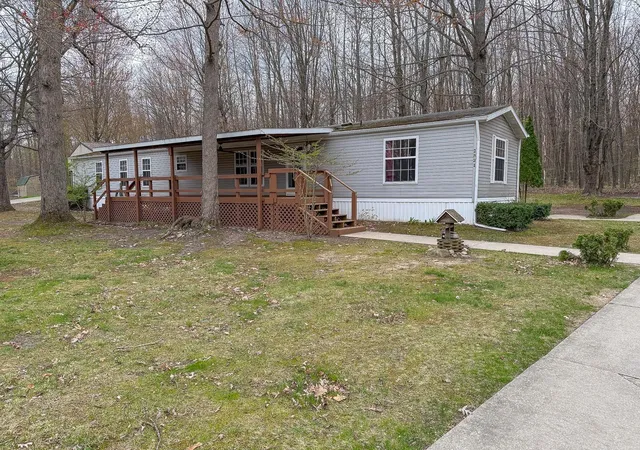 2nd image of 2531 Cherry Grove Ave, Harrison, MI 48625 | MLS# 50206781