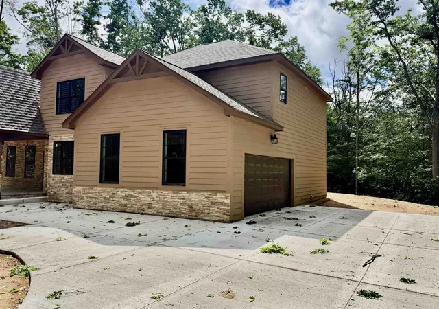 3rd image of 1932 Kitzbuhel Dr, Boyne City, MI 49712 | MLS# 80070684