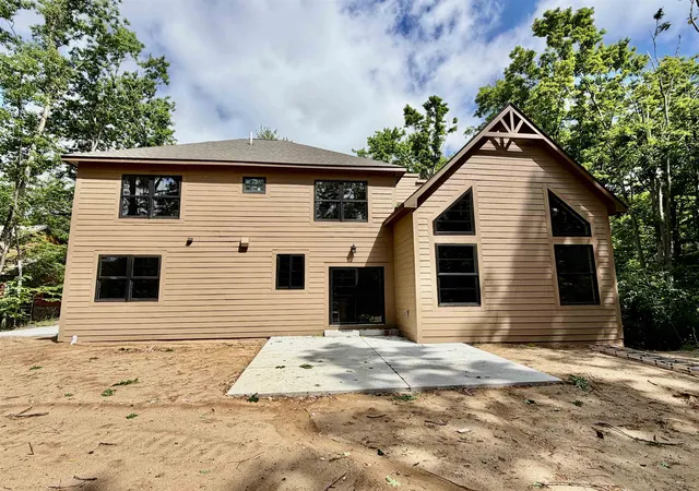 5th image of 1932 Kitzbuhel Dr, Boyne City, MI 49712 | MLS# 80070684