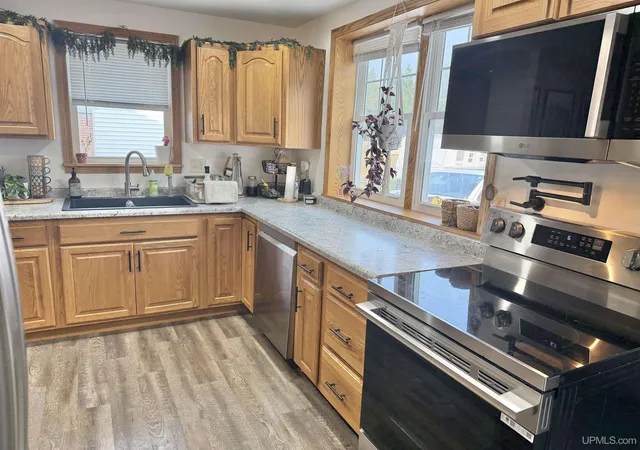 Photo 4 of Single family home for sale at 5251 E Sunset Rd, Ironwood, MI 49938 | MLS# 50217951 | Listing updated on 2026-10-06