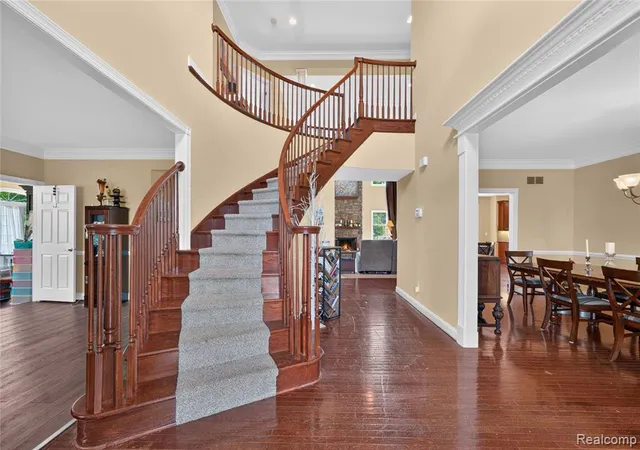 3rd image of 2433 Woodridge Court Court, Milford, MI 48380 | MLS# 61010728