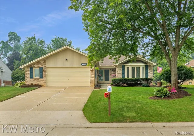 Photo 2 of Sale Pending at 2154 Warrington Rd, Rochester Hills, MI 48307 3770 | MLS# 61011272 | Listing updated on 2026-08-30