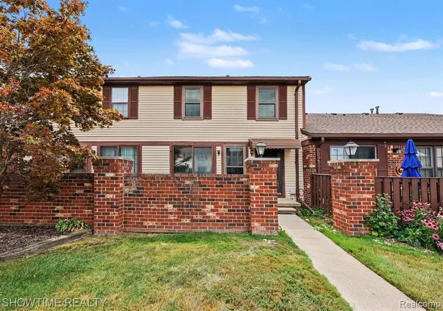 1st image of 39415 Old Dominion Dr, Clinton Township, MI 48038 | MLS# 61019215