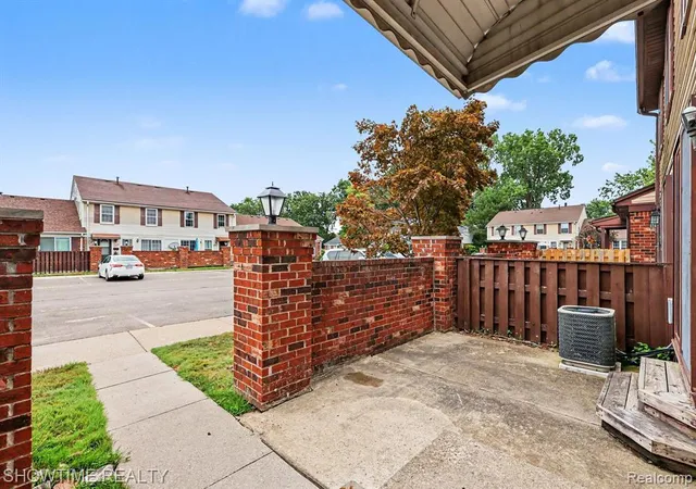 2nd image of 39415 Old Dominion Dr, Clinton Township, MI 48038 | MLS# 61019215