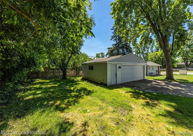 Homes for sale in Farmington, MI | 22728 Violet St, Farmington, MI 48336 | MLS# 61002838