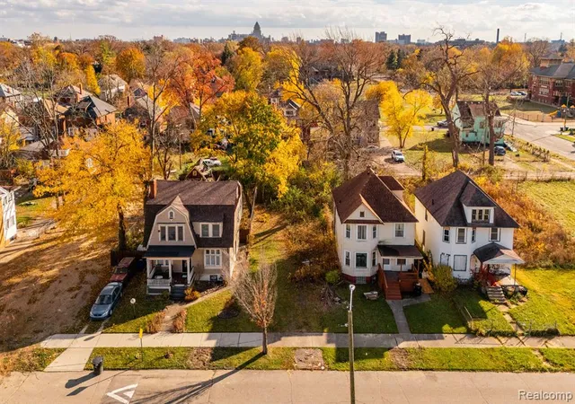 Homes for sale in Detroit, MI | 729 Collingwood St, Detroit, MI 48202 | MLS# 60355806