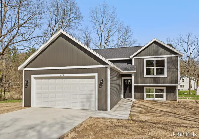 1st image of 726 S Lincoln St, Greenville, MI 48838 | MLS# 70526632