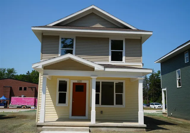 Single family home for sale at 2107 Linden Ave, Grand Rapids, MI 49507 | MLS# 70486869 | Listing updated on 2026-08-11