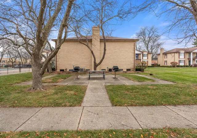 2nd image of 29265 Hayes Rd, Warren, MI 48088
