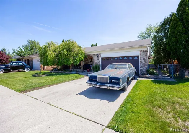 Photo 2 of Single family home for sale at 5858 Reuter St, Dearborn, MI 48126 | MLS# 60994363 | Listing updated on 2026-07-07