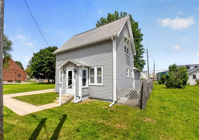 Homes for sale in Reed City, MI | 124 E Bittner Ave, Reed City, MI 49677 | MLS# 70540839