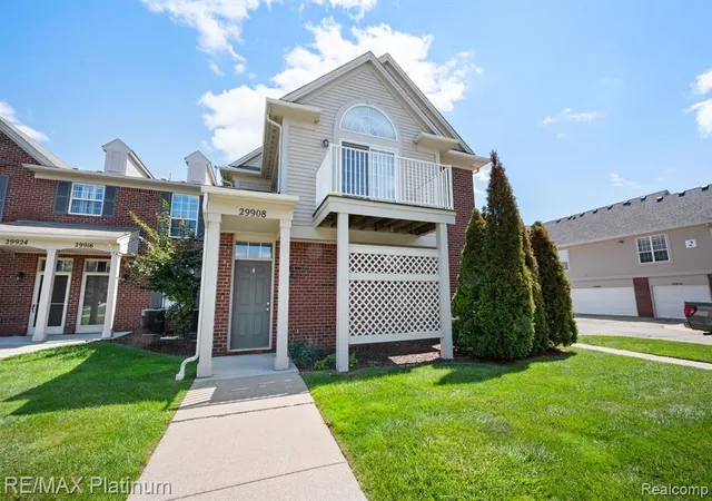 Condo for sale at 29908 Heritage Pkwy #25, Warren, MI 48092 4692 | MLS# 61023595