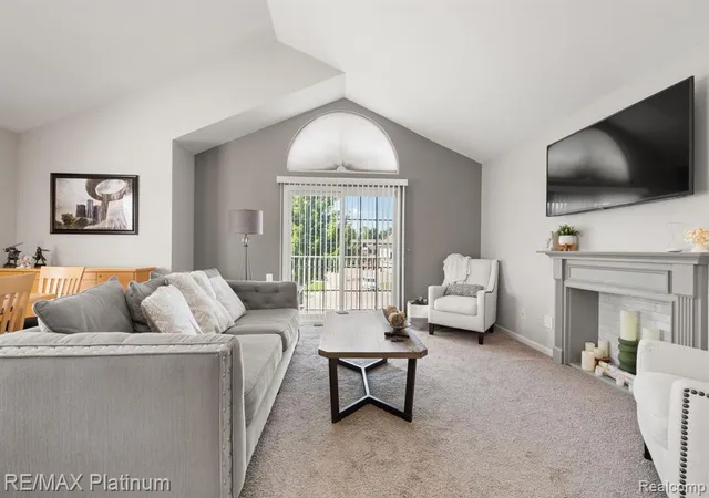 Photo 2 of Condo for sale at 29908 Heritage Pkwy #25, Warren, MI 48092 4692 | MLS# 61023595 | Listing updated on 2026-09-06