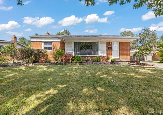 Photo 2 of Single family home for sale at 31528 Alabama St, Livonia, MI 48150 3931 | MLS# 61024792 | Listing updated on 2026-08-28