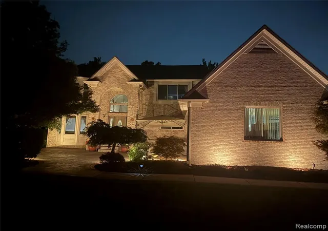 Photo 3 of Sale Pending at 37570 Dale Dr, New Boston, MI 48164 9047 | MLS# 61025711 | Listing updated on 2026-09-17