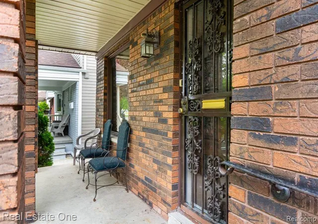 Homes for sale in Lincoln Park, MI | 1977 Markese Ave, Lincoln Park, MI 48146 2515 | MLS# 60996141
