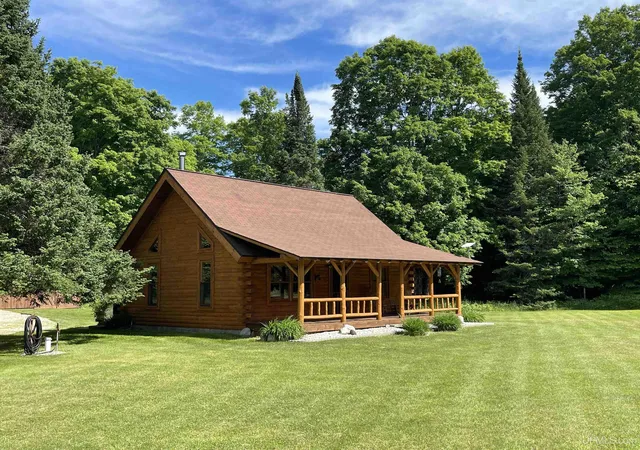 Homes for sale in Germfask, MI | 4702 N Banking Ground Rd, Germfask, MI 49836 | MLS# 50212836