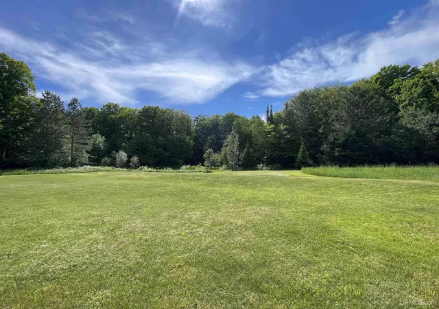 Homes for sale in Germfask, MI | 4702 N Banking Ground Rd, Germfask, MI 49836 | MLS# 50212836